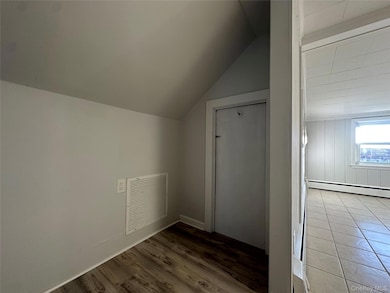 3 Maple Place unit 2 second floor, Glen Head, NY 11545 - photo 5