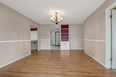 1125 Maxwell St, Crown Point, IN 46307 - photo 4