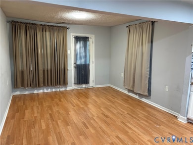 914 Ridgeway Ave, Hampton, VA 23661 - photo 4