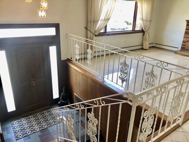 47 Cedar St unit 47, Waltham, MA 02453 - photo 2