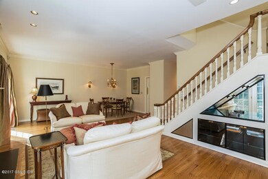 012-Living_Room-4720444-small