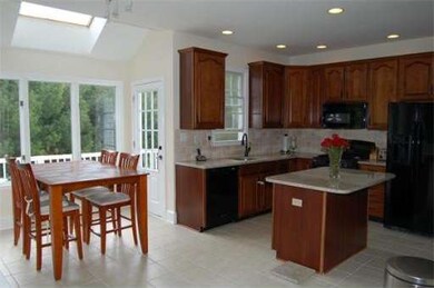 53 Dover Cir, Franklin, MA 02038 - photo 4