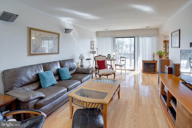 9717 Kings Crown Ct unit 102, Fairfax, VA 22031 - photo 4