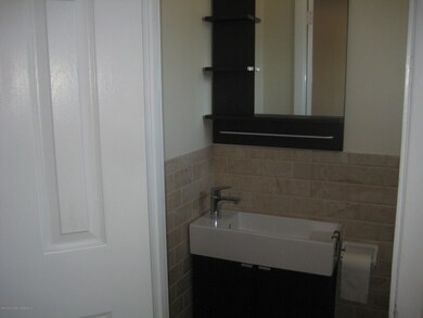 38 Hemlock Ct unit 143, Staten Island, NY 10309 - photo 7