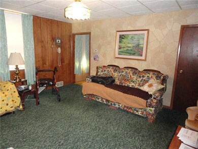 Nice size room to decorate