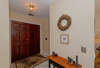 7091 Suzanne Ln, Schenectady, NY 12303 - photo 2