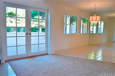 New carpet, paint, lighting fixture!