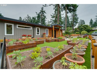 2596 Hillcrest Dr, West Linn, OR 97068 - photo 4