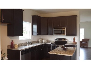 Granite, Island & Stainless Steel Appliances