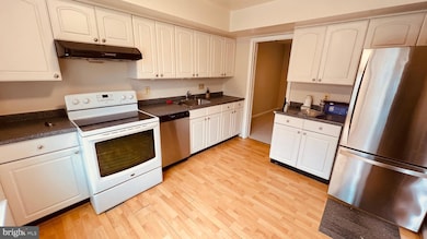 7853 Muirfield Ct, Potomac, MD 20854 - photo 2