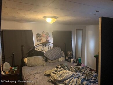 525 Hickory St, Old Forge, PA 18518 - photo 4