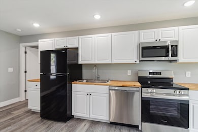 13-706-Colfax-St-Cadillac-MI-49601-Windo