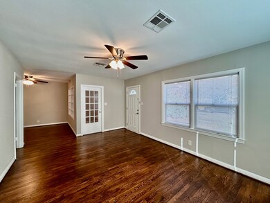 4114 Yupon St, Houston, TX 77006 - photo 4