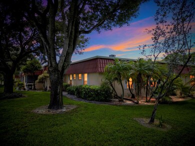 857 Worcester Ln unit B, Lake Worth, FL 33467 - photo 2