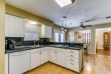 2317 Ryan Dr, Alvin, TX 77511 - photo 3