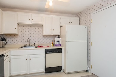 281 Great Bay Woods, Newmarket, NH 03857 - photo 5