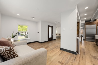 4521 Maple St, Bellaire, TX 77401 - photo 3