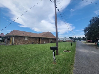 811 E Hoover St, Destrehan, LA 70047 - photo 2