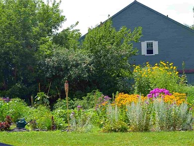 144 N Twin Oaks Terrace, South Burlington, VT 05403 - photo 2