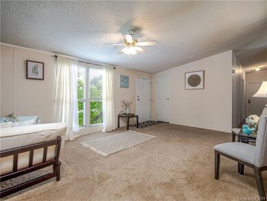 90 Lamonda Dr, Hendersonville, NC 28792 - photo 4