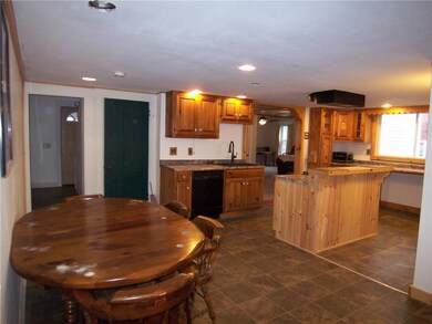 10 Yates St, Mechanic Falls, ME 04256 - photo 5
