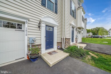 1810 Honeysuckle Ct, Downingtown, PA 19335 - photo 3