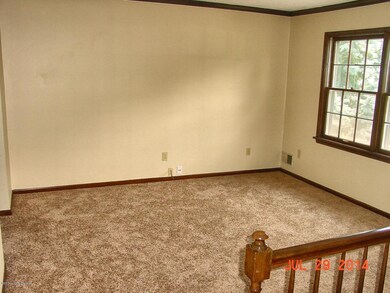 8136 Rochelle Rd, Louisville, KY 40228 - photo 2