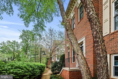 2422 Garnett Dr, Alexandria, VA 22311 - photo 4