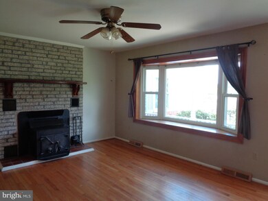 5476 Hallowing Point Rd, Prince Frederick, MD 20678 - photo 3