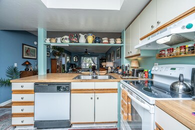 Dove kitchen4