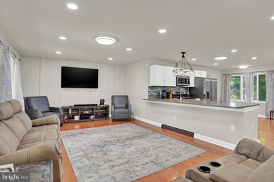 952 E Walnut St, Palmyra, PA 17078 - photo 7