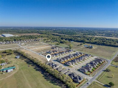 4318 Carnation Dr, Sherman, TX 75090 - photo 3