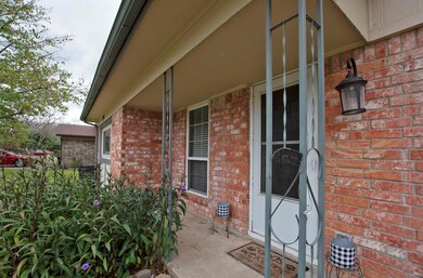 612 Hallvale Dr, Fort Worth, TX 76108 - photo 2
