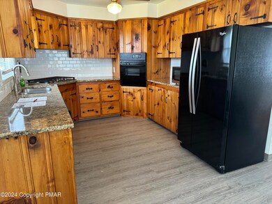 3010 S 5th Ave, Whitehall, PA 18052 - photo 7