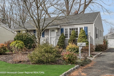 602 Hopping Rd, Belford, NJ 07718 - photo 2