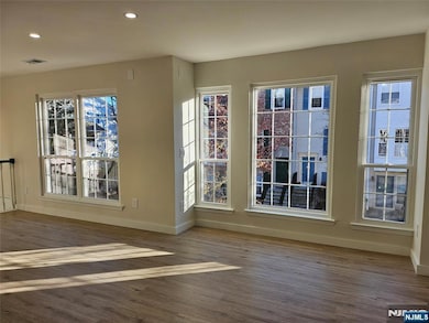 Living/Dining-Light & Airy