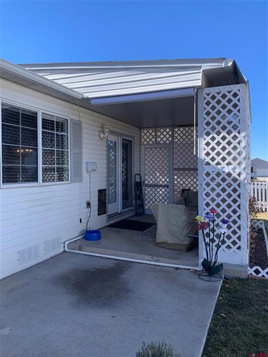 Enclosed Back Patio w/Pet Door