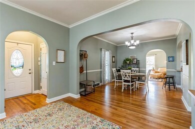 5404 Hickman Rd, Des Moines, IA 50310 - photo 3