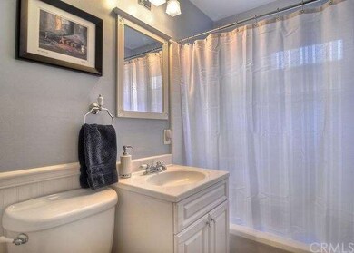 Hallway common bathroom.