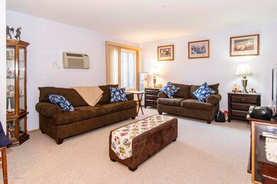 7 Pine Cluster Cir unit B, Manalapan, NJ 07726 - photo 4