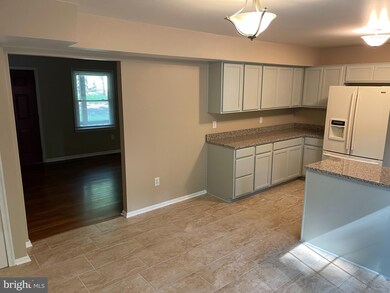 12962 Mohawk Dr, Lusby, MD 20657 - photo 4