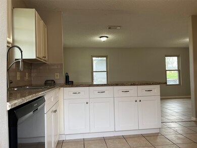 114 8th St, Rosenberg, TX 77471 - photo 2