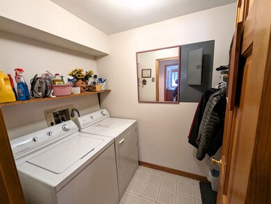 12 Green Ridge Rd unit 4, Lincoln, NH 03251 - photo 5