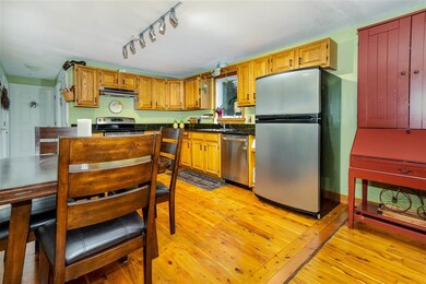 16 Durell Dr, Newmarket, NH 03857 - photo 5