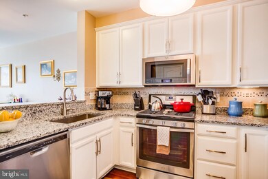 3005 Chesapeake Dr unit 9, Dumfries, VA 22026 - photo 6