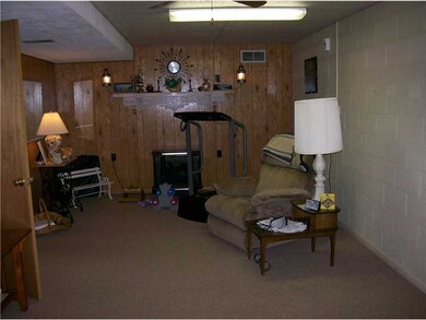 2312 Loveland Ave, Erie, PA 16506 - photo 5