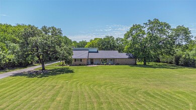 9428 Kirk Ln, North Richland Hills, TX 76182 - photo 5