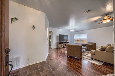 4102 Chinkapin Oak, San Antonio, TX 78223 - photo 4