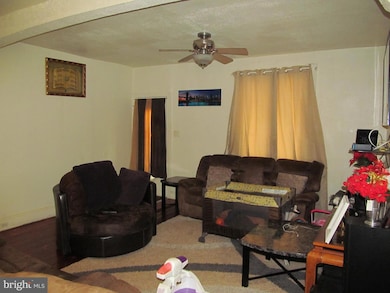 317 Poplar St, Darby, PA 19023 - photo 4