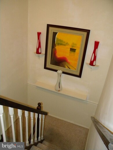 1221 Elm Grove Cir, Silver Spring, MD 20905 - photo 2